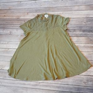 💥 $5 TODAY!! sz M Olive top